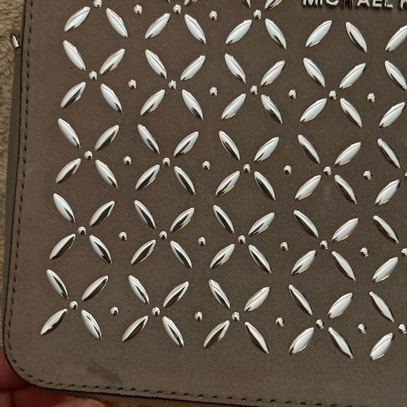 MK Jetset Crossbody - Picture 2 of 5